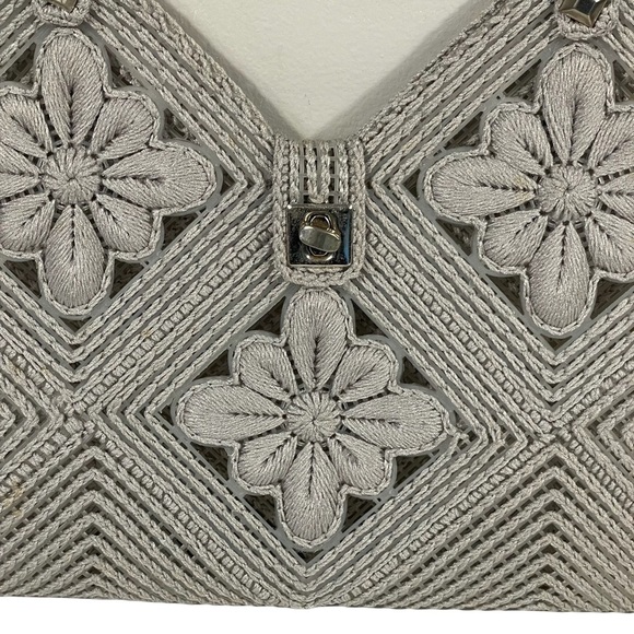 Vintage Handmade Gray Cross Stitch Plastic Canvas Woven Flower Accent Handbag - Picture 2 of 15